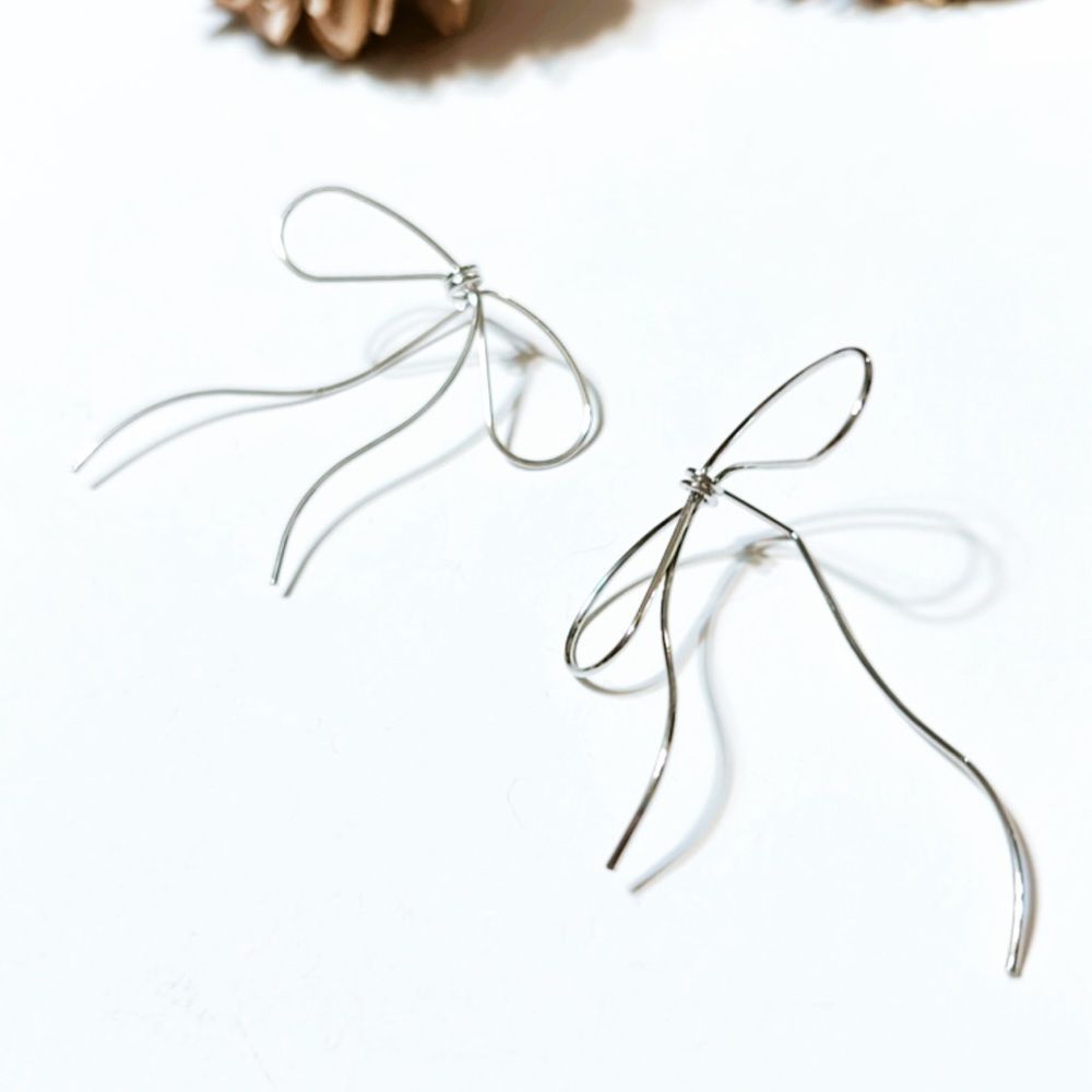 Silver bow earrings M140 - Picture 2 of 5
